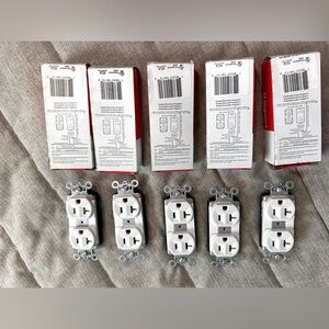 Lot of 5 Pass & Seymour PT5362-W Plug Tail White Duplex Receptacle 20 A 125 V